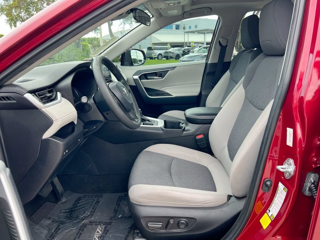 Used 2023 Toyota RAV4 XLE w/ Convenience Package FWD image 12