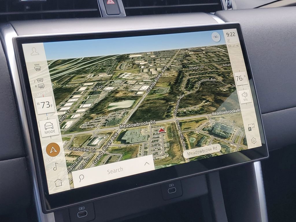 Used 2025 Land Rover Discovery Sport S image 26