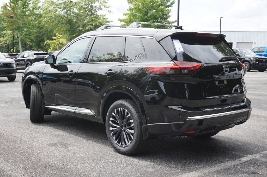 New 2026 Nissan Rogue Platinum image 3