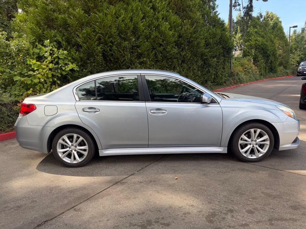 Used 2013 Subaru Legacy 2.5i Premium AWD/4WD image 2