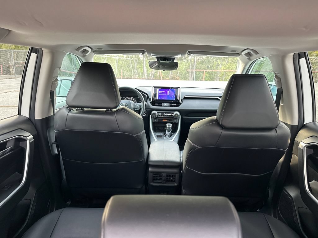 Used 2024 Toyota RAV4 XLE Premium FWD image 29