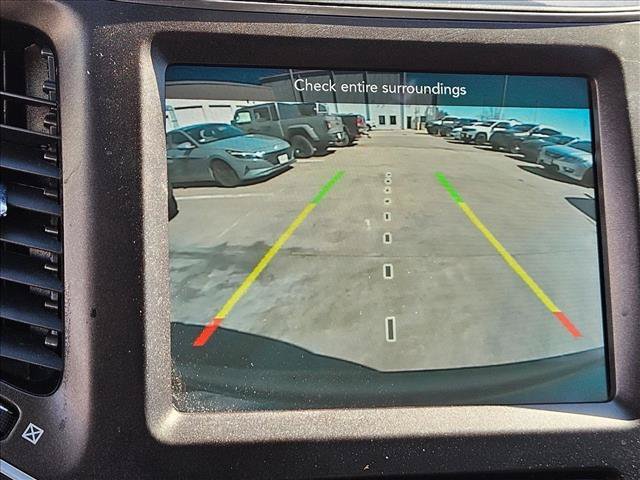Used 2022 Jeep Cherokee Trailhawk AWD/4WD image 17