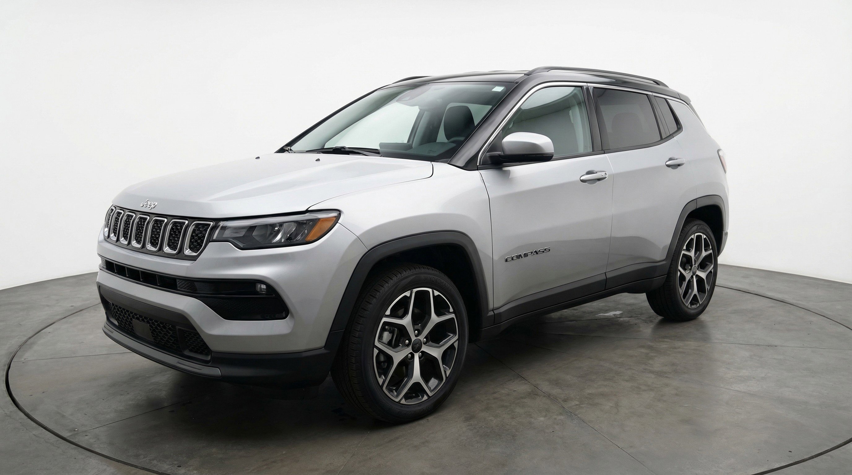 Used 2025 Jeep Compass Limited image 3