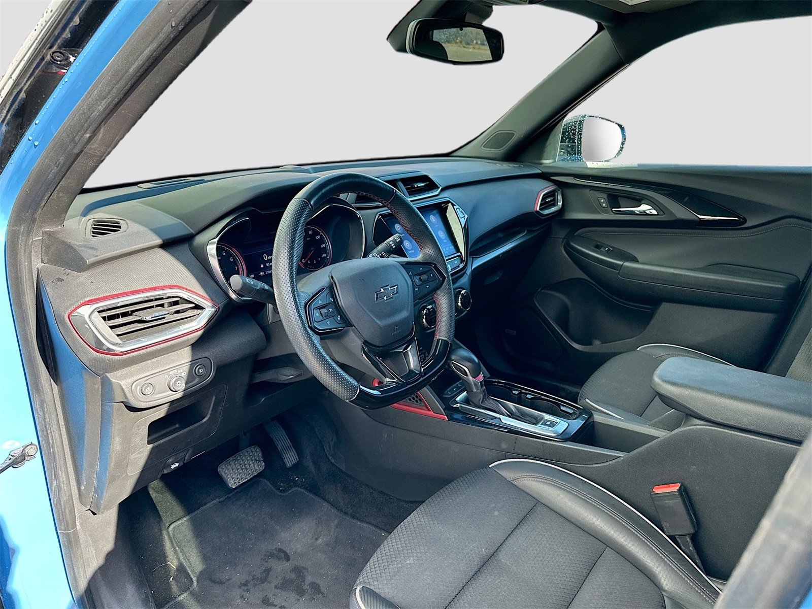 Used 2023 Chevrolet TrailBlazer RS w/ Sun and Liftgate Package image 9