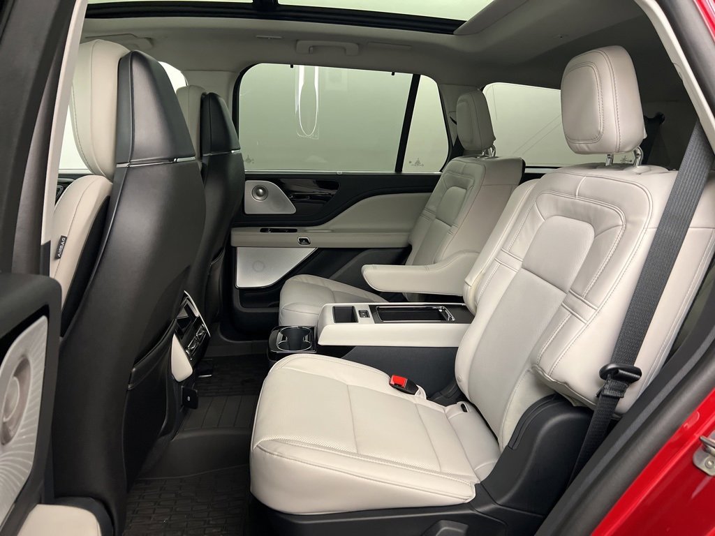 Used 2025 Lincoln Aviator Reserve w/ Equipment Group 201A image 30