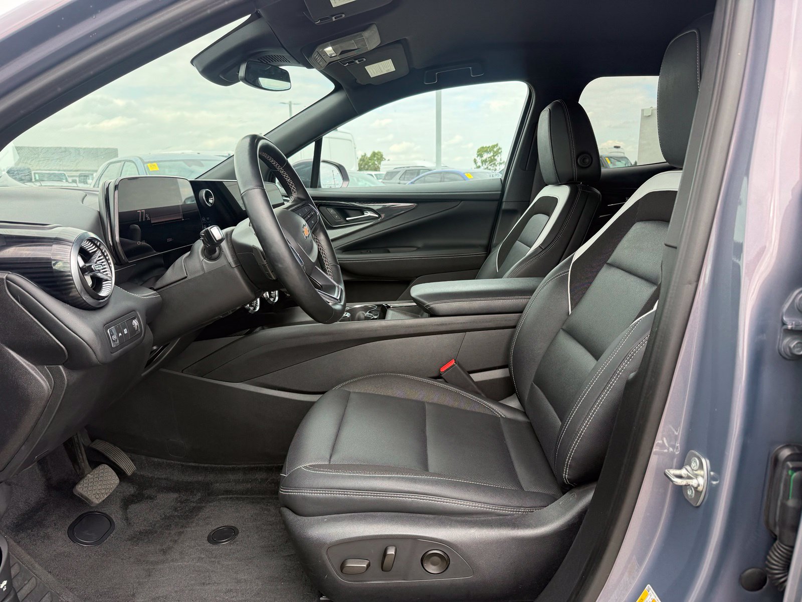 Used 2024 Chevrolet Blazer EV LT AWD/4WD image 5