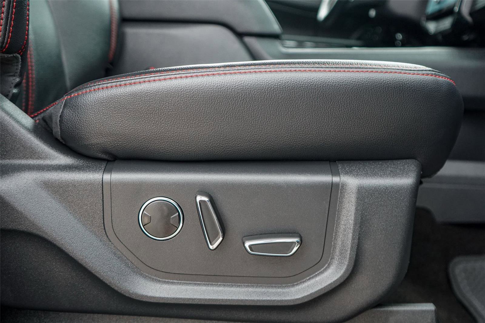 Used 2023 Ford Expedition Limited image 31