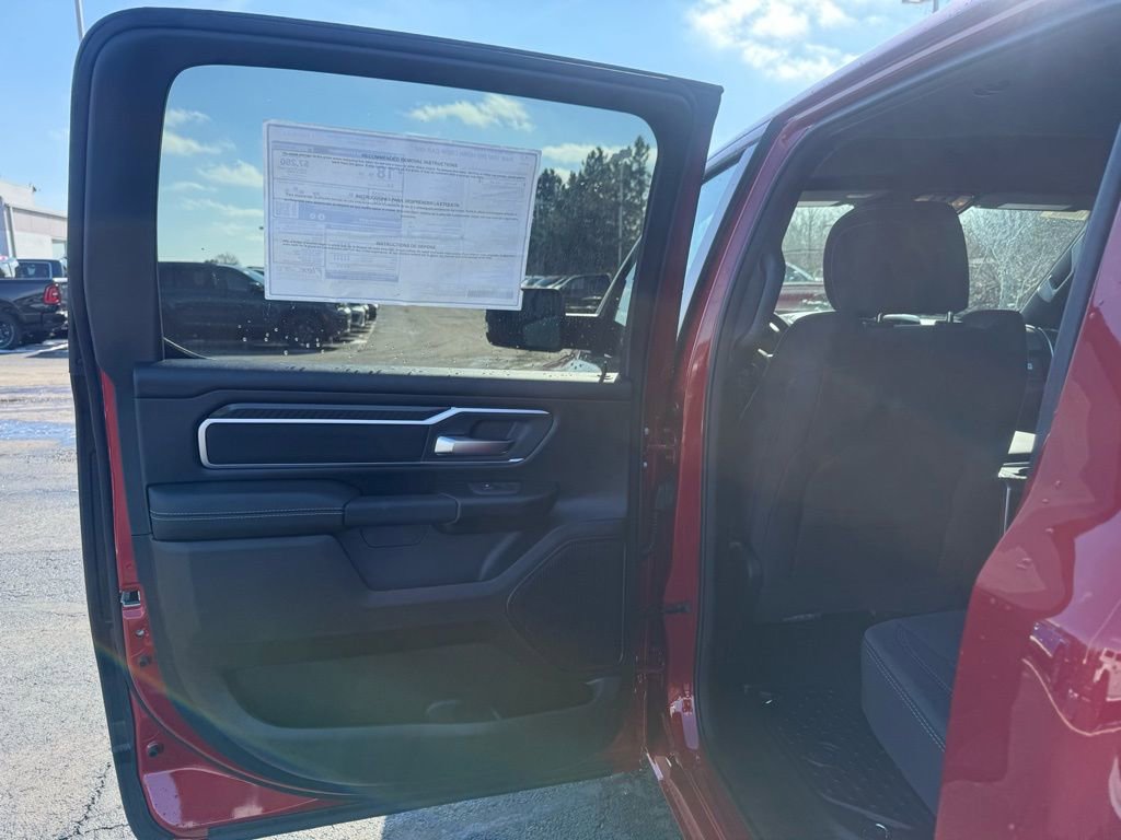 New 2026 RAM 1500 4x4 Crew Cab image 38
