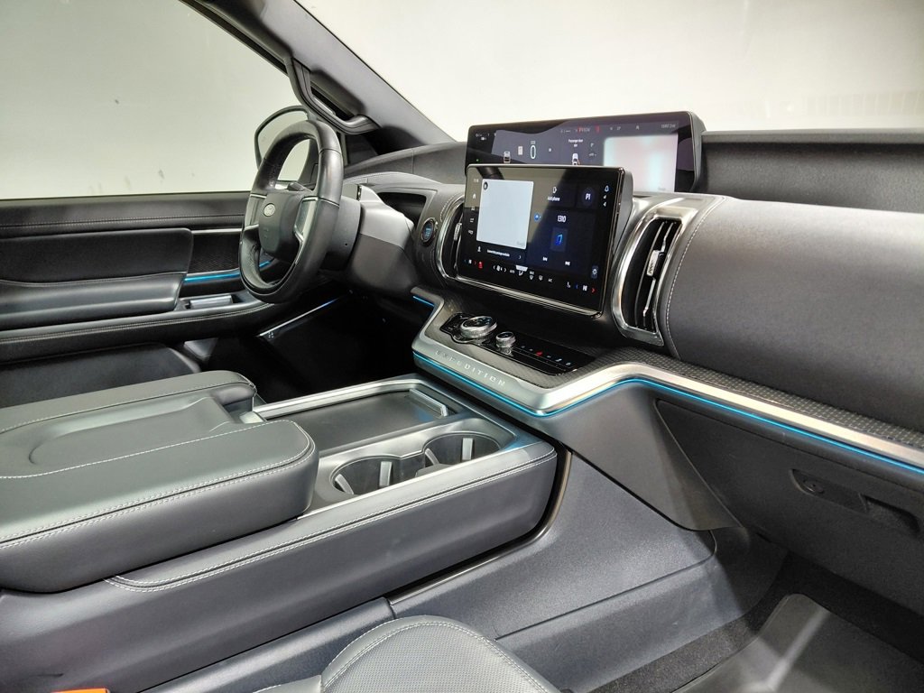 Certified 2025 Ford Expedition Max Platinum w/ Stealth Appearance Package image 29