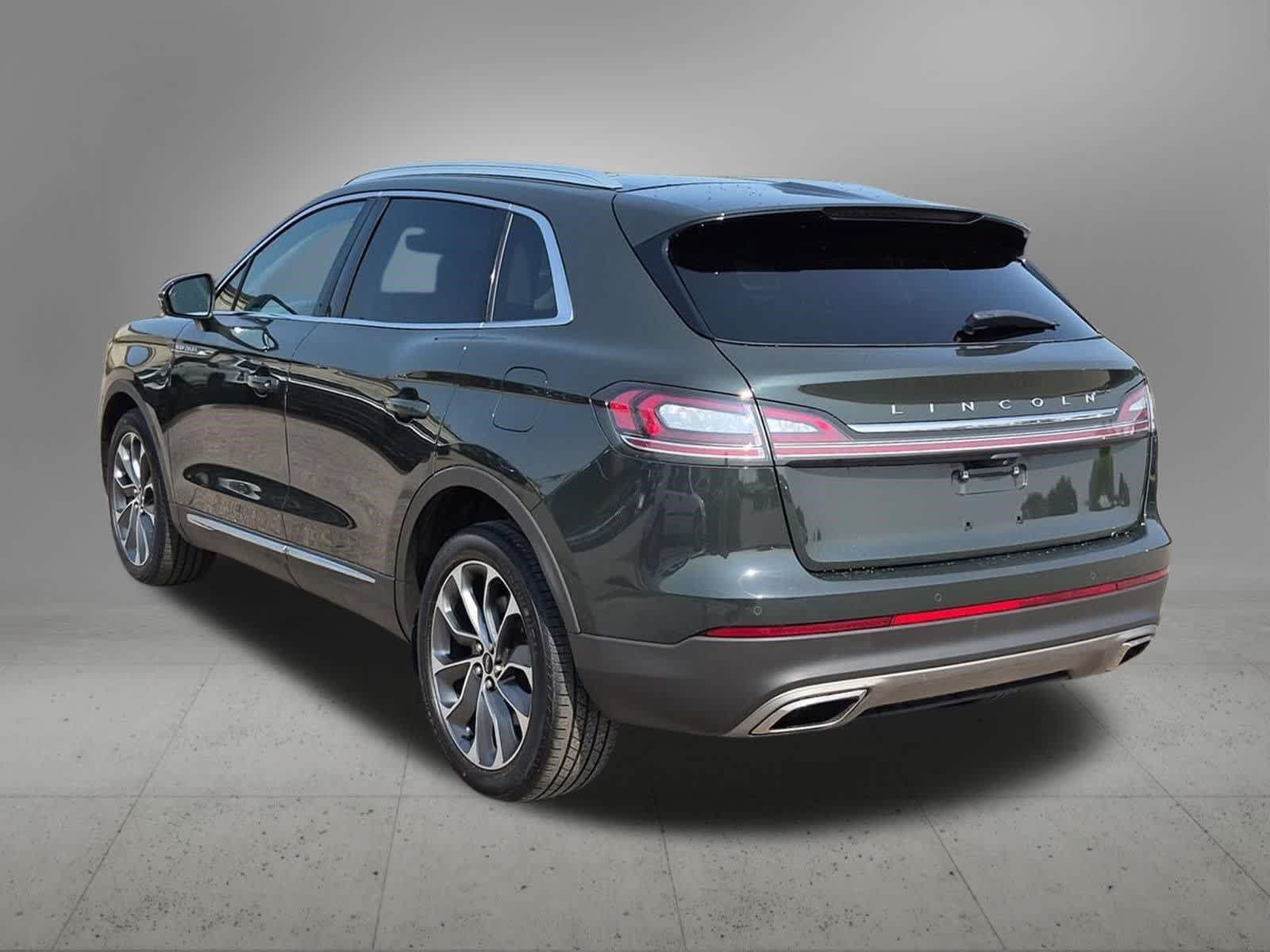 Used 2022 Lincoln Nautilus Reserve w/ Cargo Utility Package AWD/4WD image 4