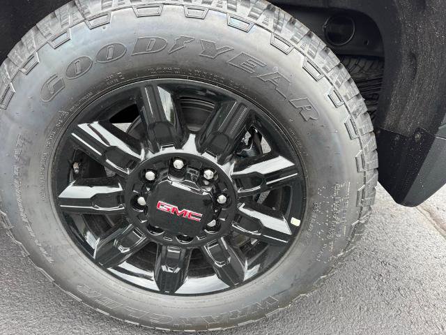 New 2025 GMC Sierra 2500 AT4 w/ AT4 Premium Plus Package image 13