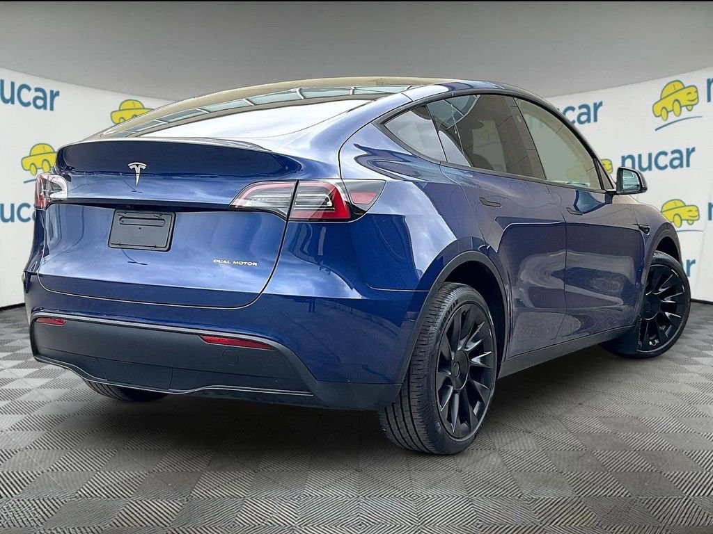 Used 2024 Tesla Model Y Long Range AWD/4WD image 6