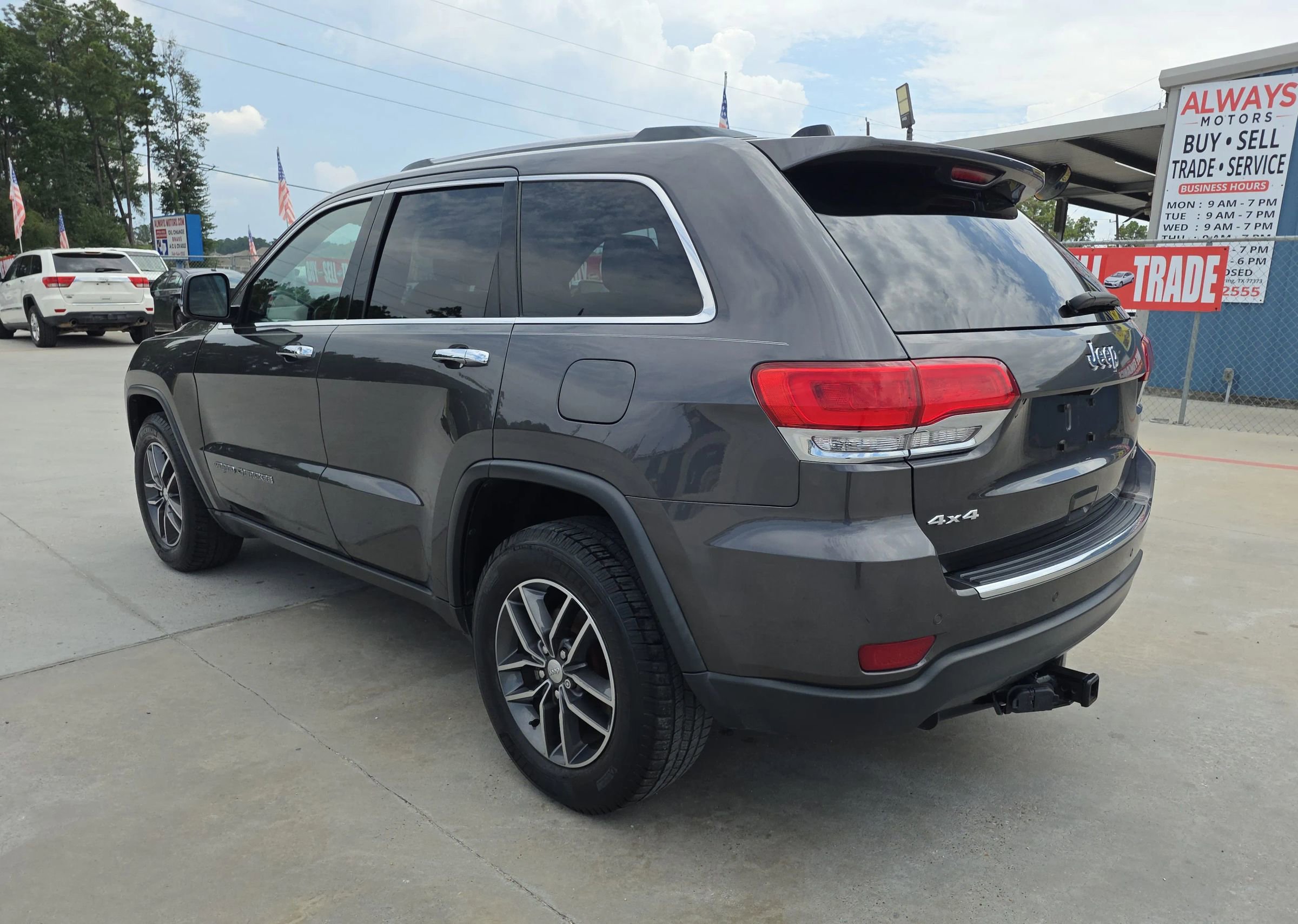 Used 2018 Jeep Grand Cherokee Limited image 12
