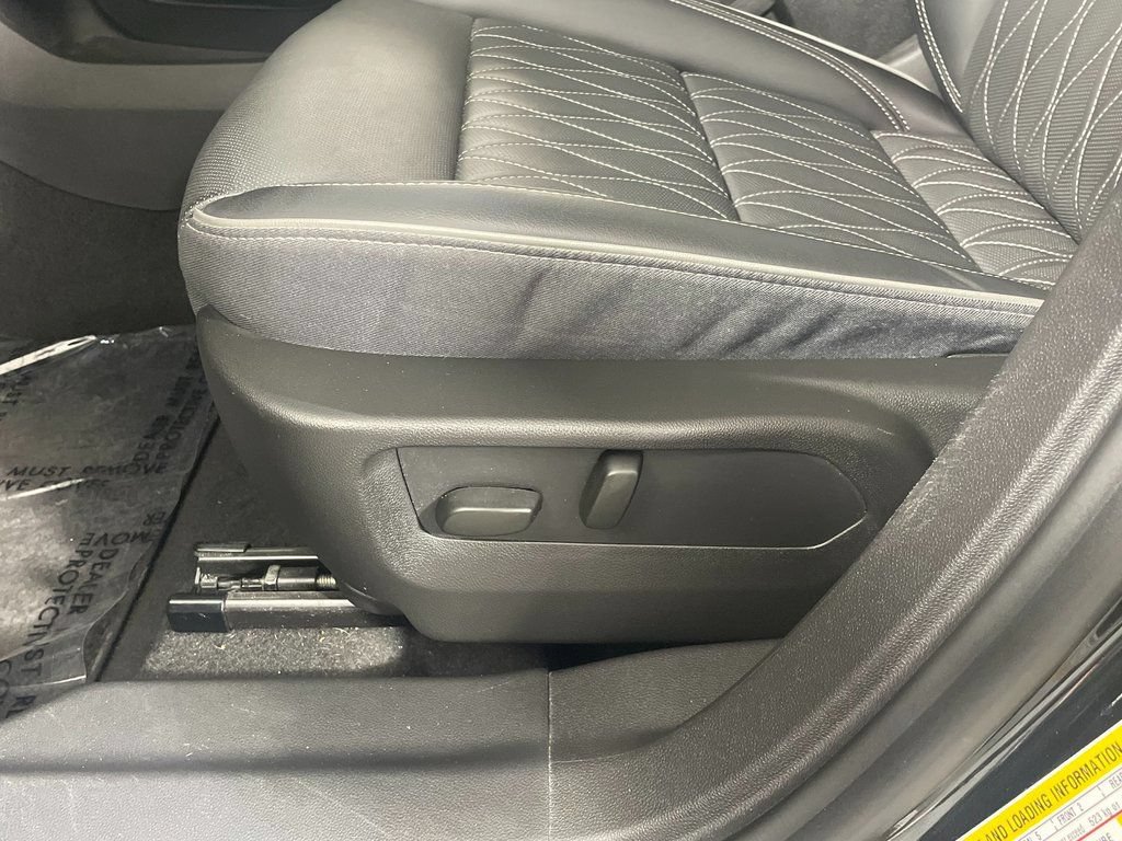 Used 2023 Buick Envision Avenir AWD/4WD image 26