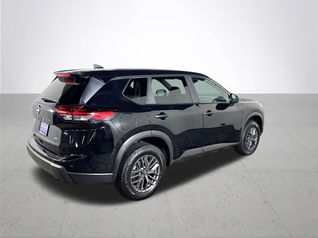 Used 2024 Nissan Rogue S image 6