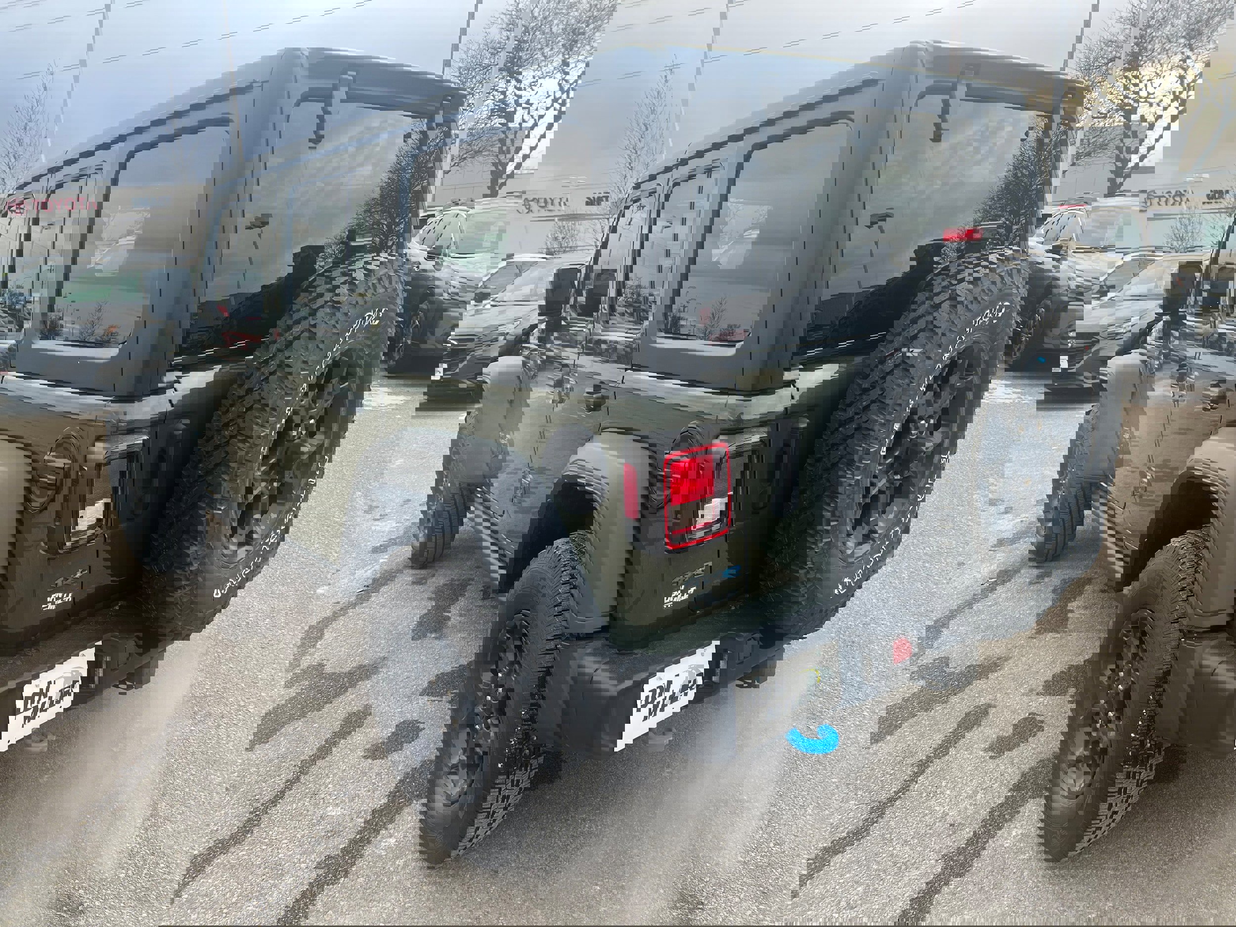 Used 2023 Jeep Wrangler Unlimited w/ Cold Weather Group image 5