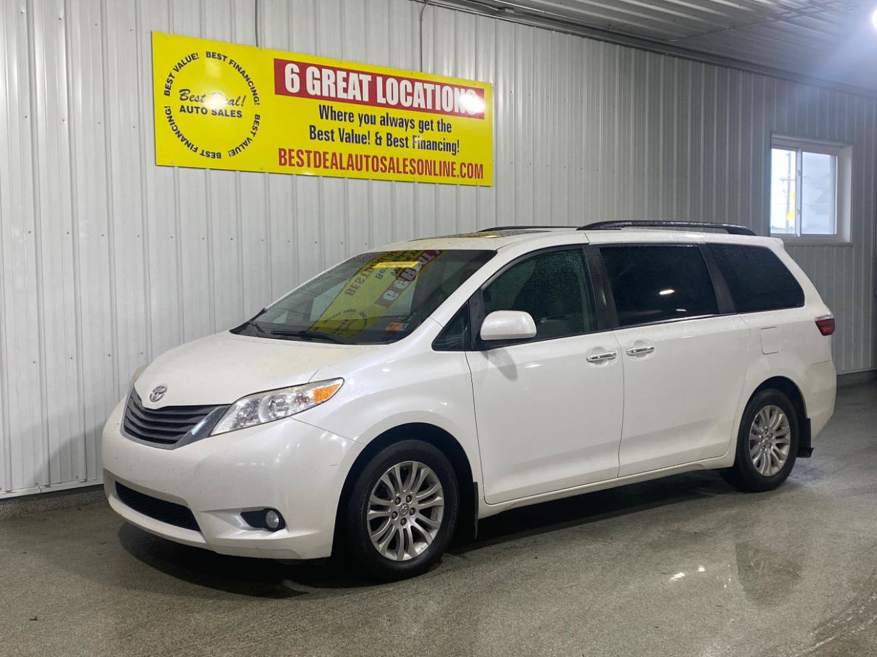 Used 2017 Toyota Sienna XLE w/ XLE Navigation Package