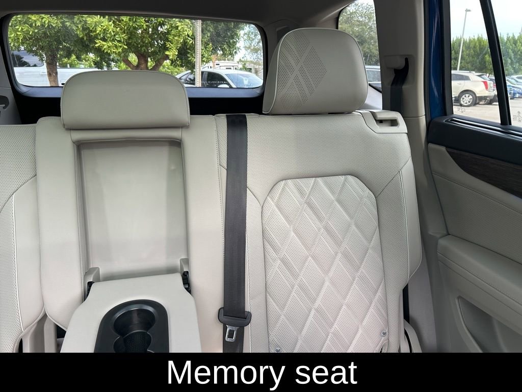 Certified 2025 Volkswagen Atlas SEL Premium R-Line image 13