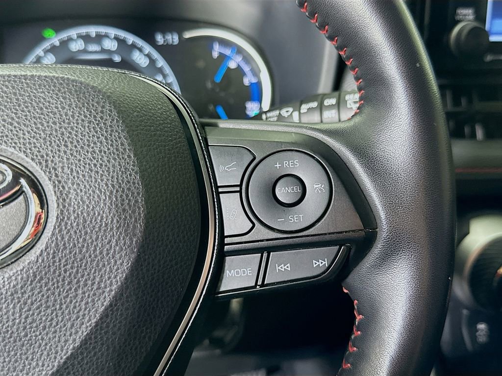 Used 2022 Toyota RAV4 SE w/ Weather & Moonroof Package image 22