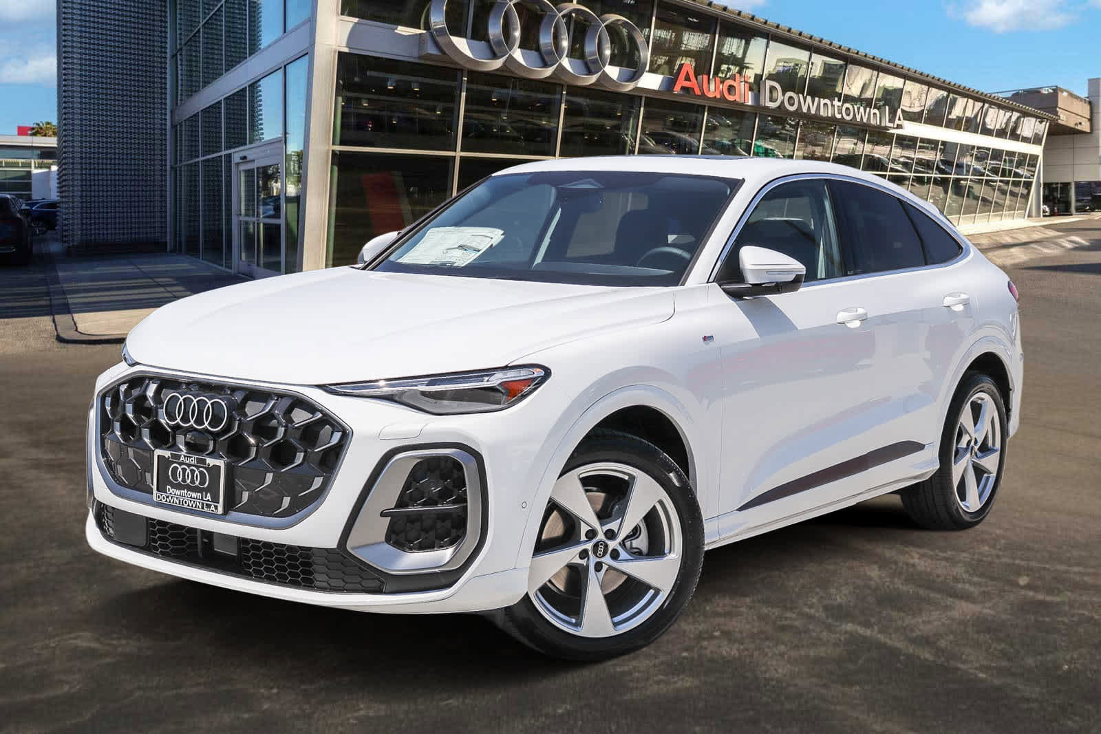 New 2025 Audi Q5 Prestige image 1