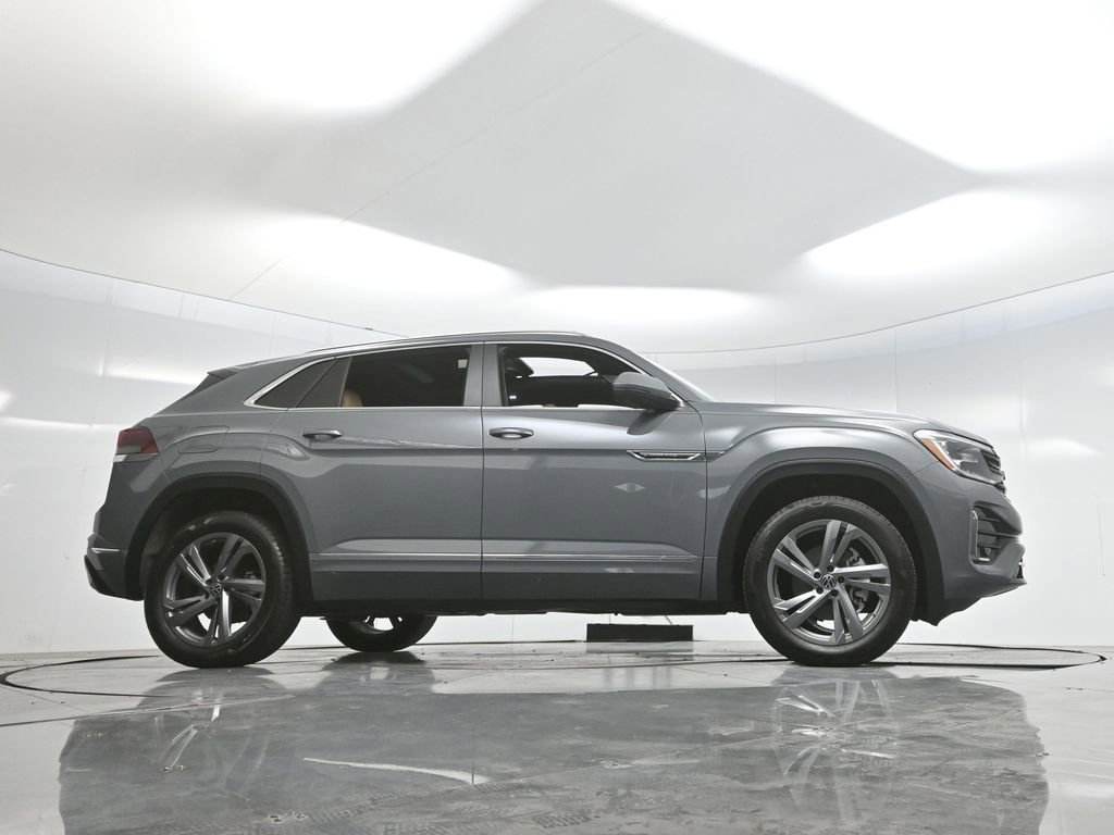 Used 2024 Volkswagen Atlas Cross Sport SEL R-Line image 69