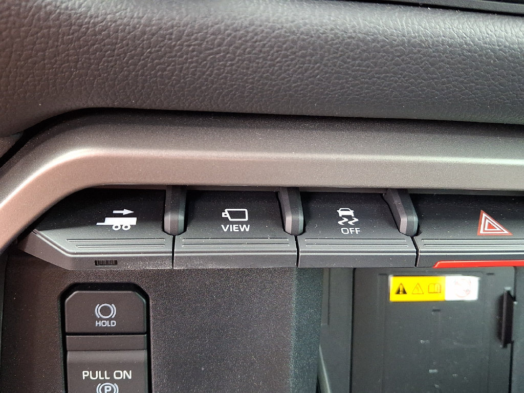 Used 2024 Toyota Tundra Limited AWD/4WD image 28