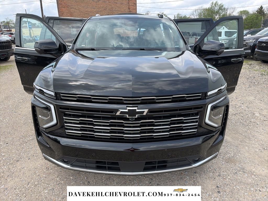 Used 2025 Chevrolet Suburban High Country w/ Sun And Tow Package AWD/4WD image 31