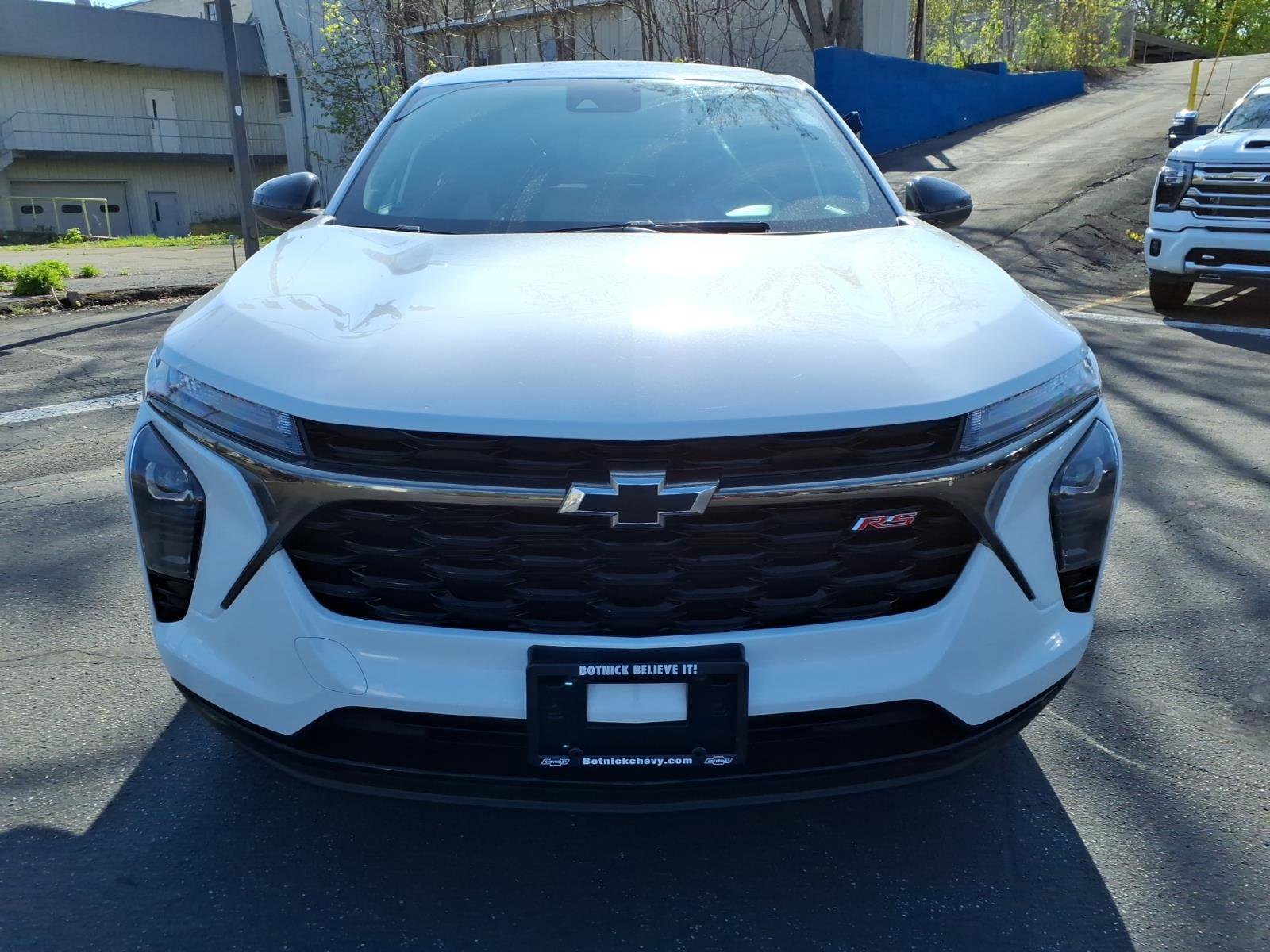 Used 2024 Chevrolet Trax RS w/ Driver Confidence Package FWD image 8