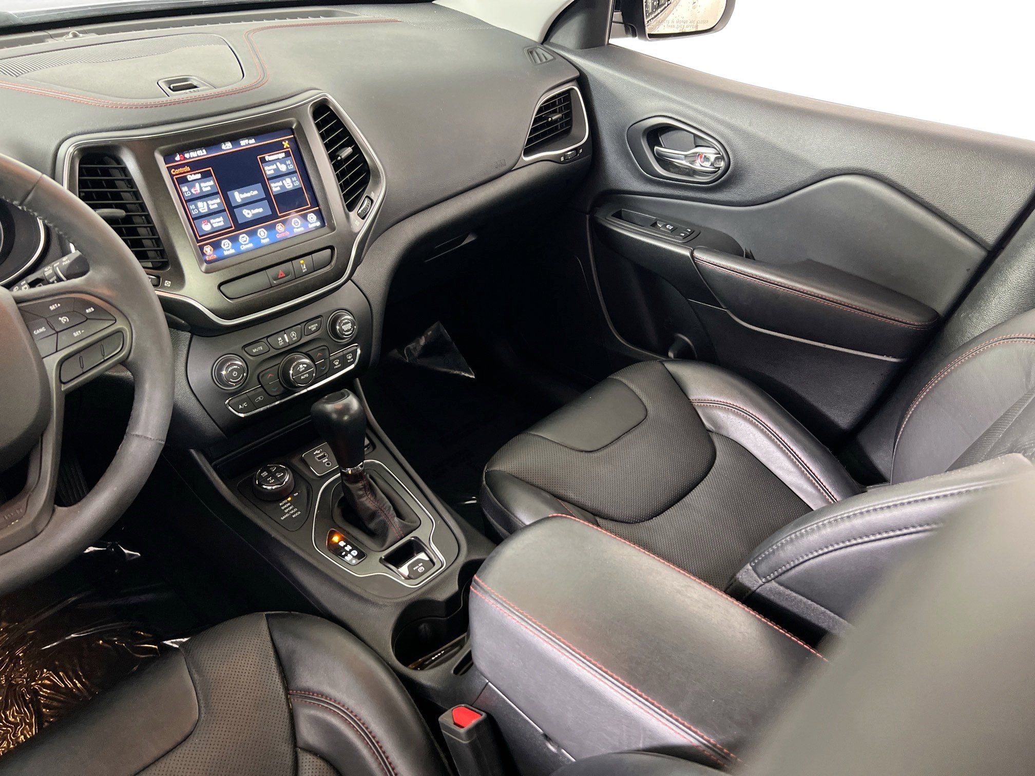 Used 2022 Jeep Cherokee Trailhawk w/ Premium Leather Package image 22