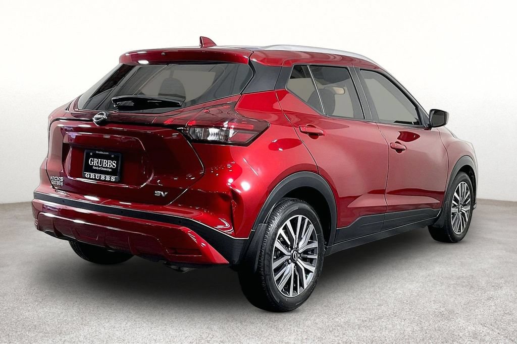 Used 2022 Nissan Kicks SV FWD image 2