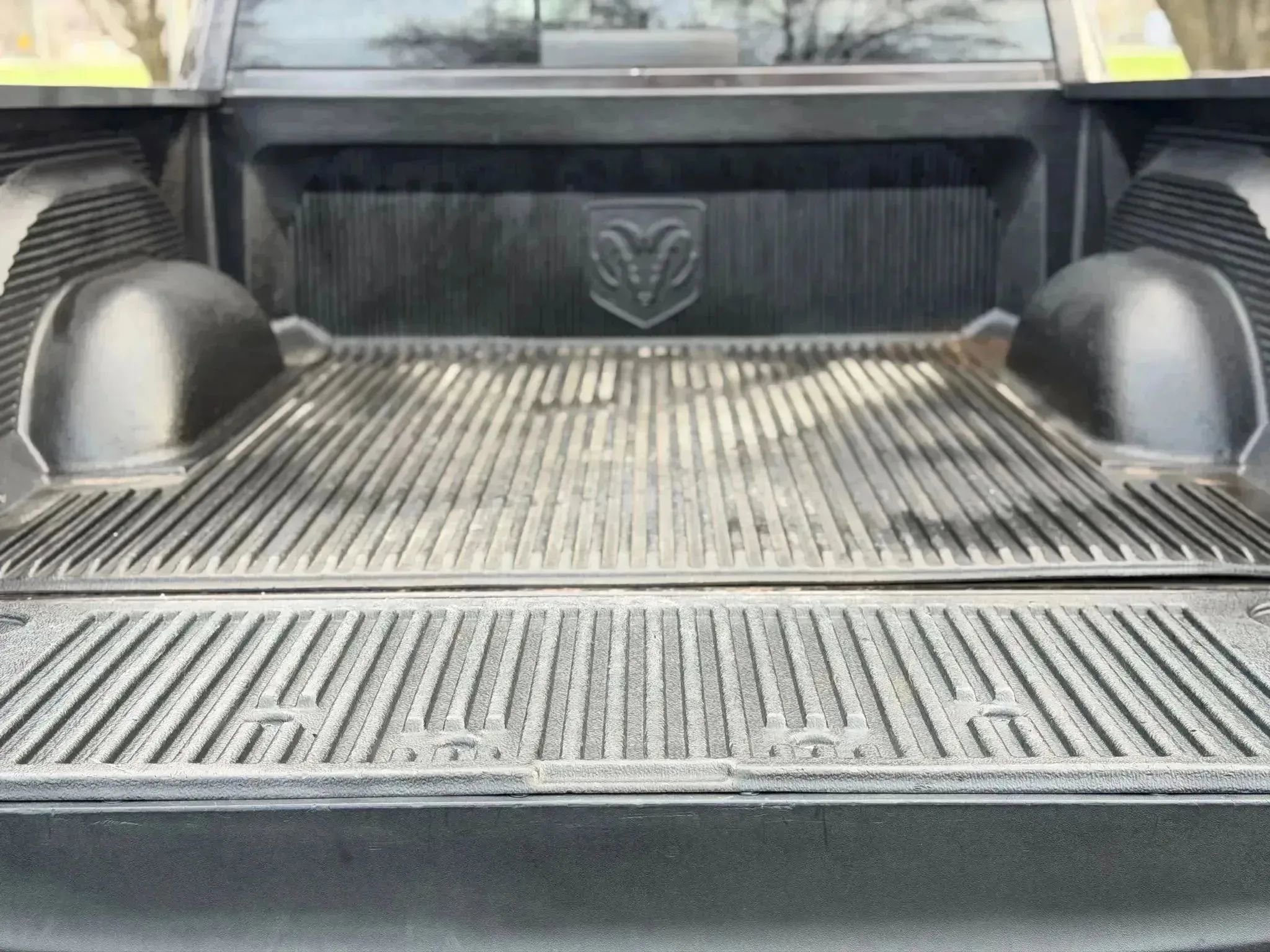 Used 2011 RAM 1500 Laramie AWD/4WD image 24