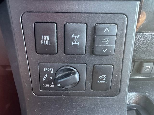Used 2020 Toyota Sequoia Platinum AWD/4WD image 40