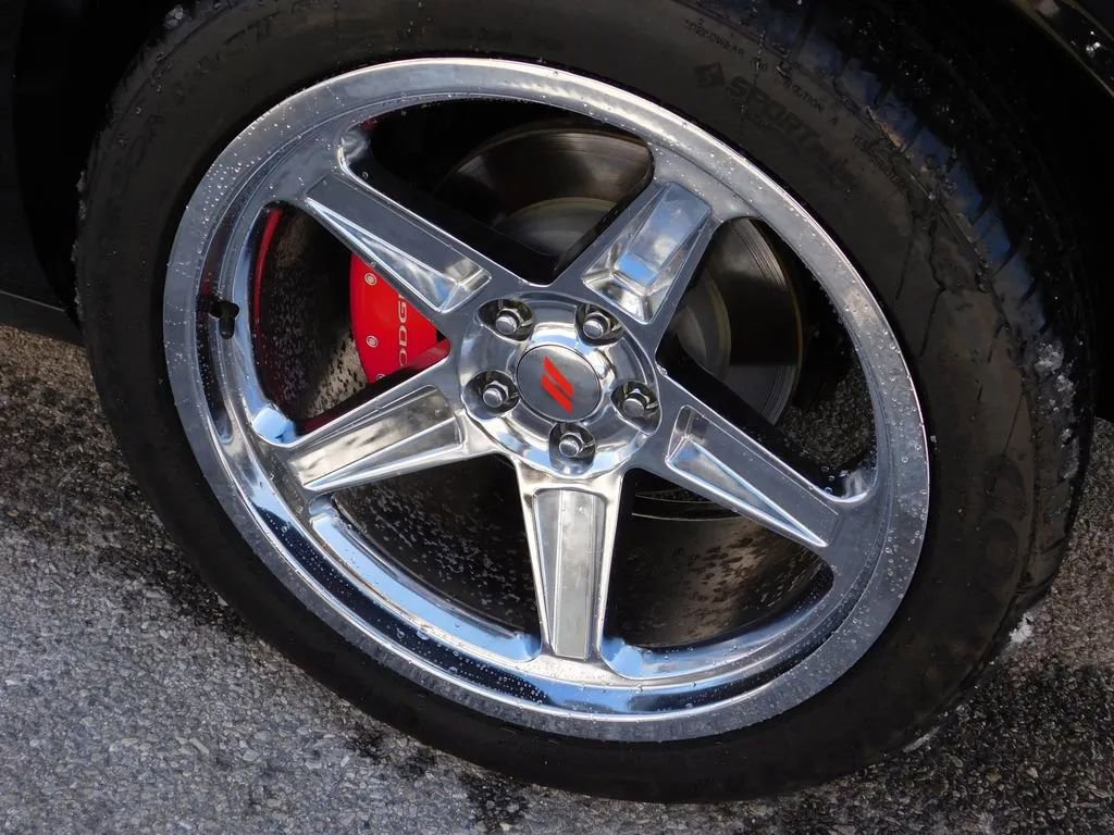 Used 2015 Dodge Challenger R/T Plus image 10