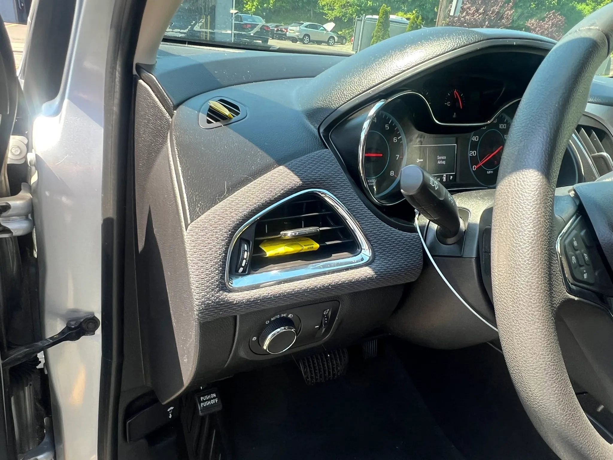 Used 2018 Chevrolet Cruze LT FWD image 13