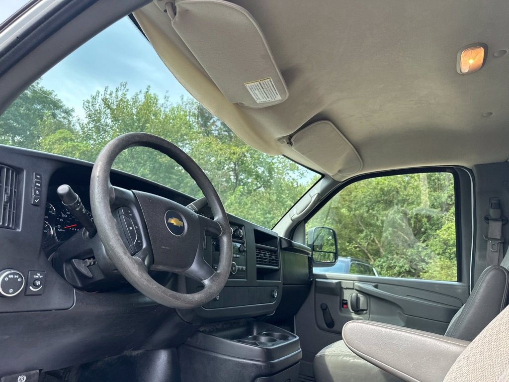 Used 2011 Chevrolet Express 3500 RWD image 23