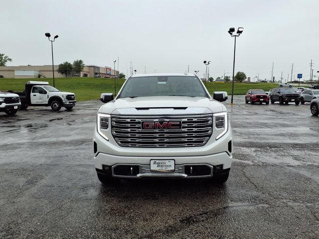 Used 2024 GMC Sierra 1500 Denali w/ Technology Package AWD/4WD image 2