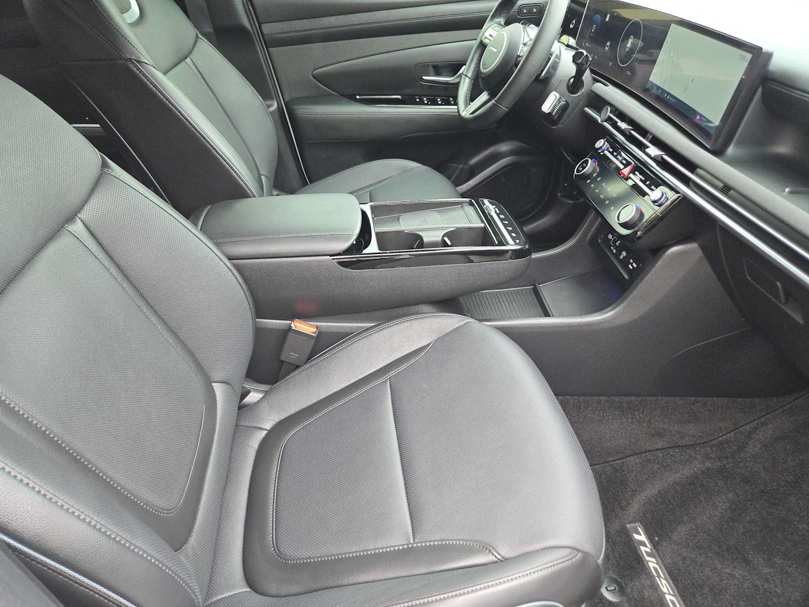 Certified 2025 Hyundai Tucson Limited FWD image 14