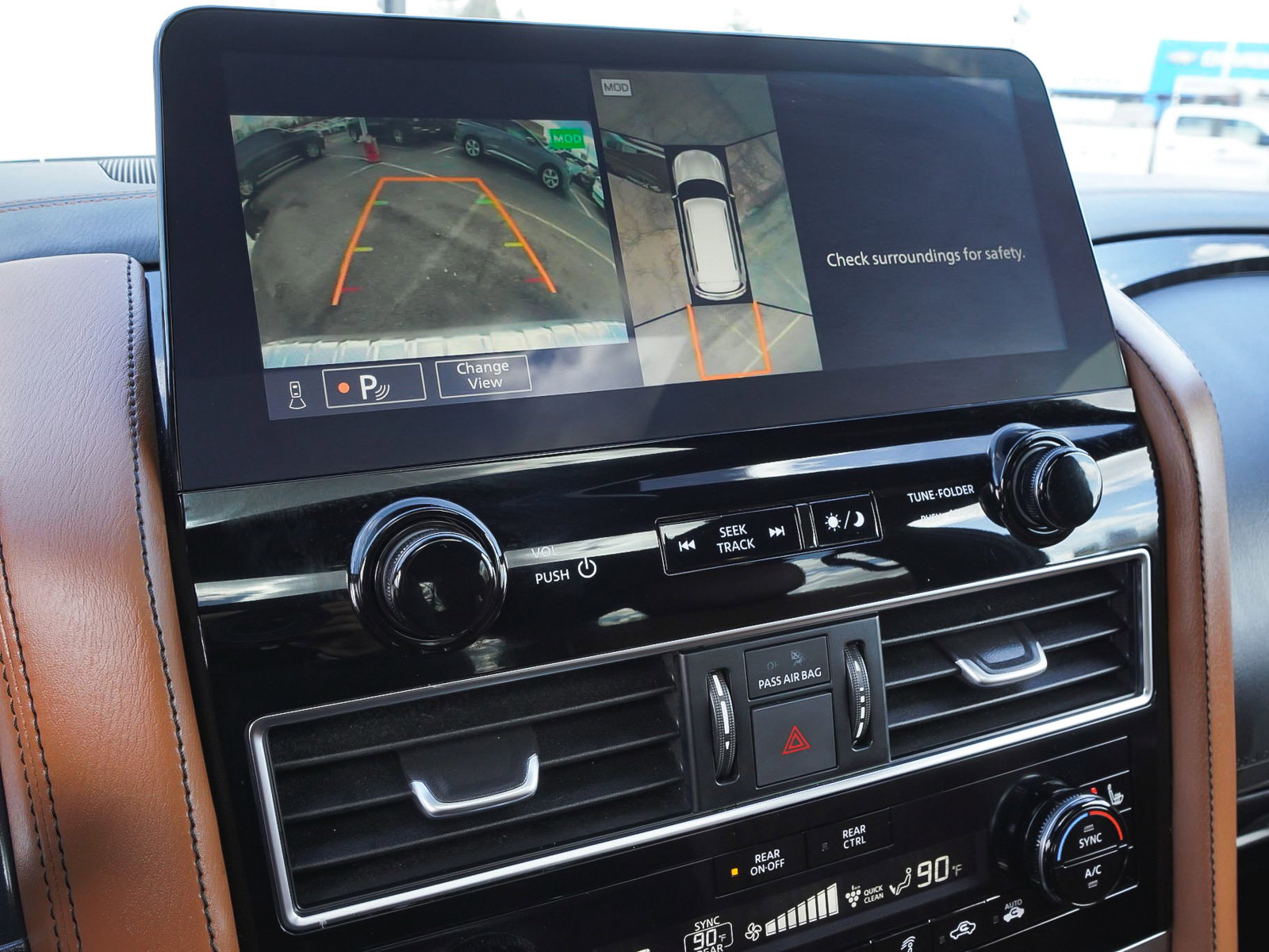 Used 2024 INFINITI QX80 Sensory AWD/4WD image 30