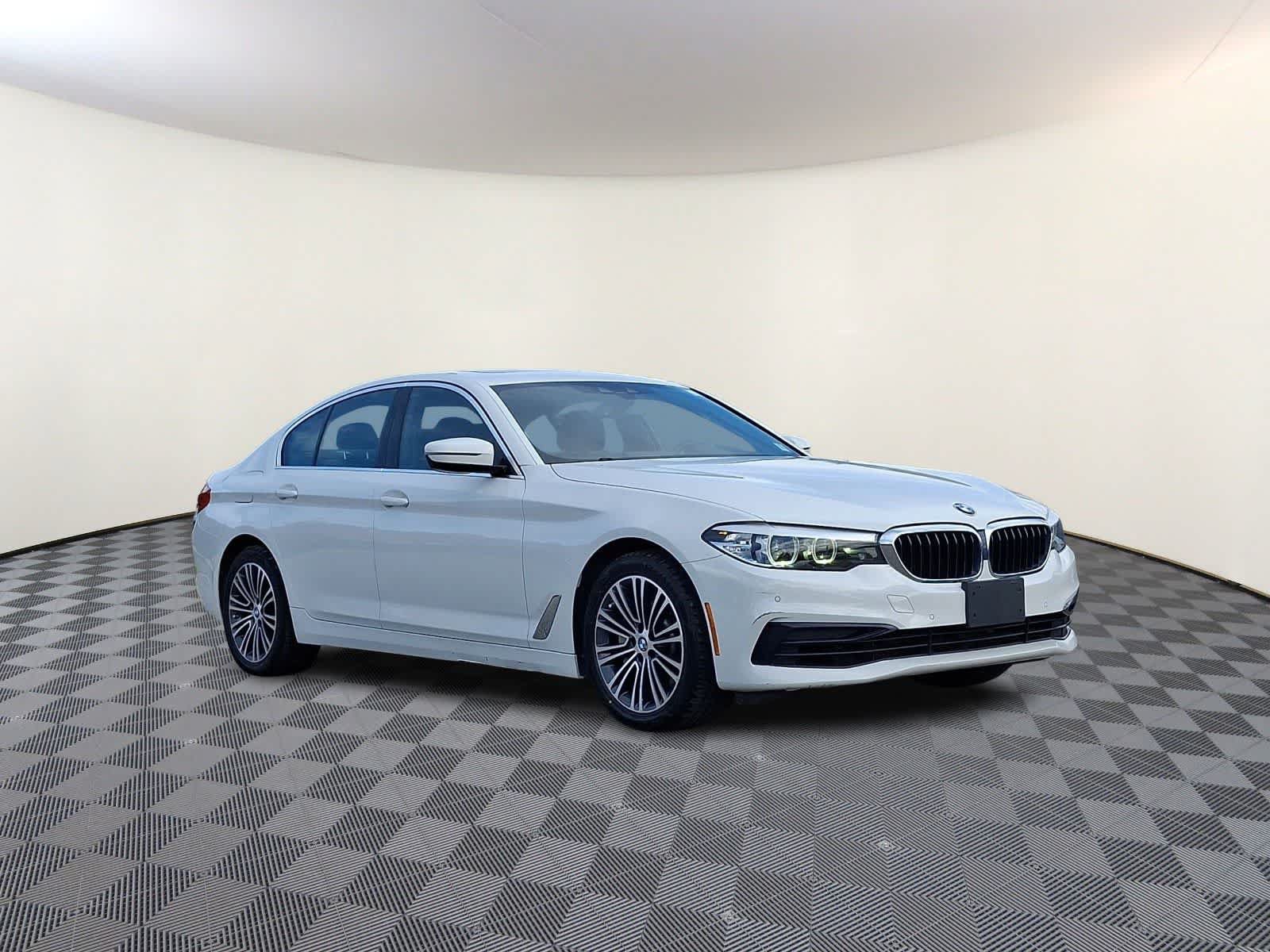 Used 2020 BMW 530i xDrive w/ Convenience Package AWD/4WD image 4