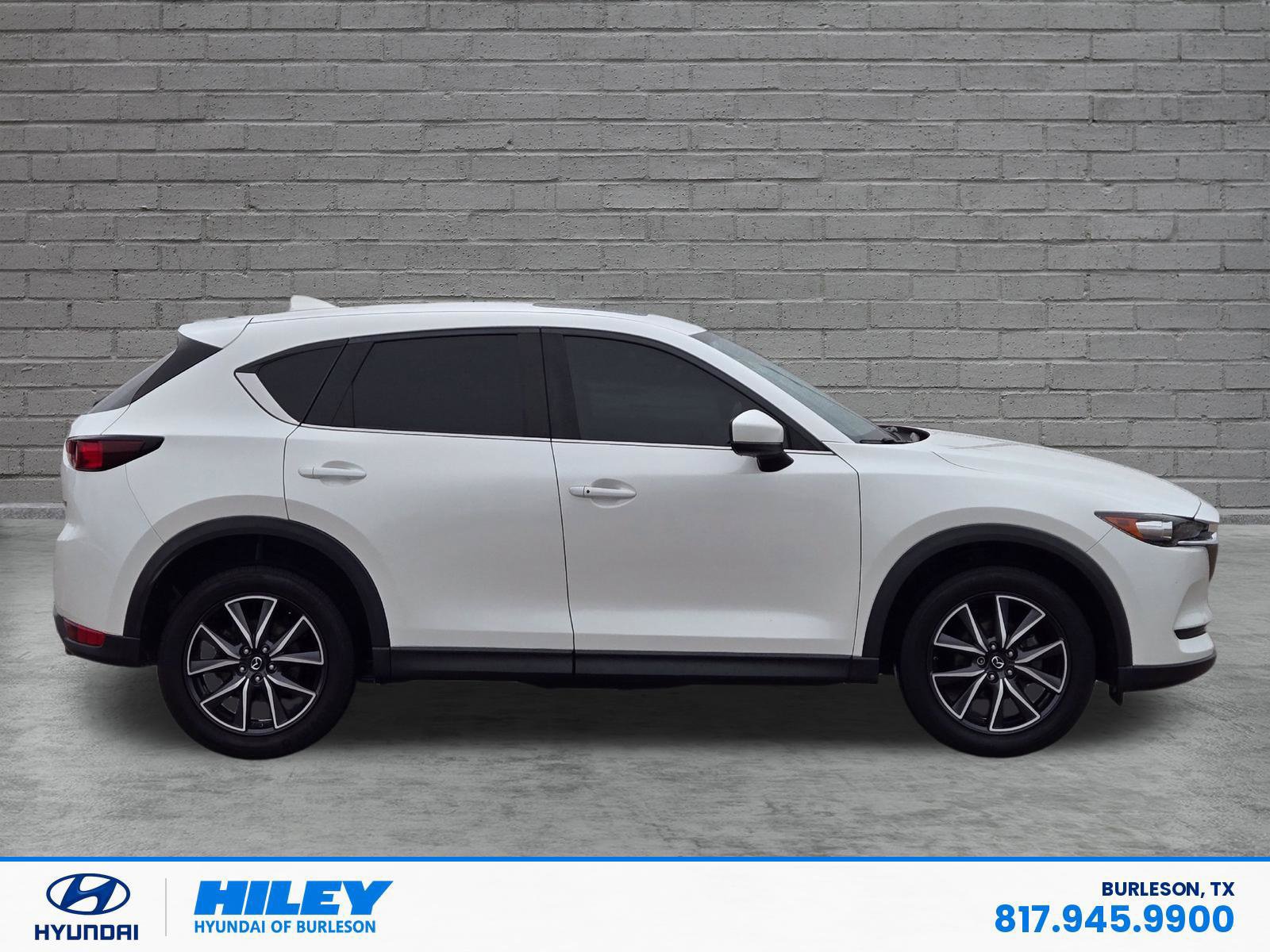Used 2018 MAZDA CX-5 Touring w/ Preferred Equipment Package FWD image 3