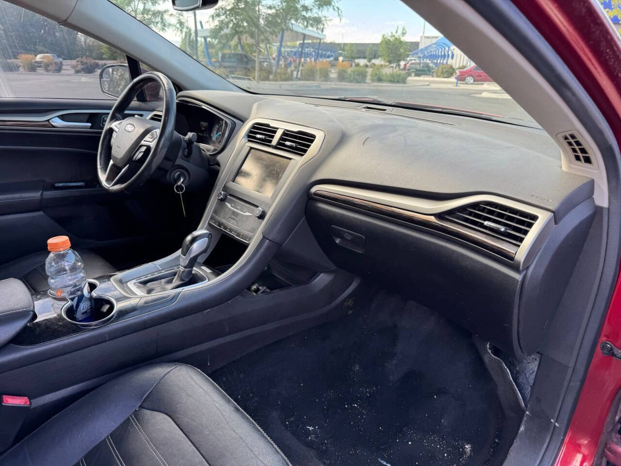 Used 2014 Ford Fusion SE w/ Equipment Group 202A FWD image 17