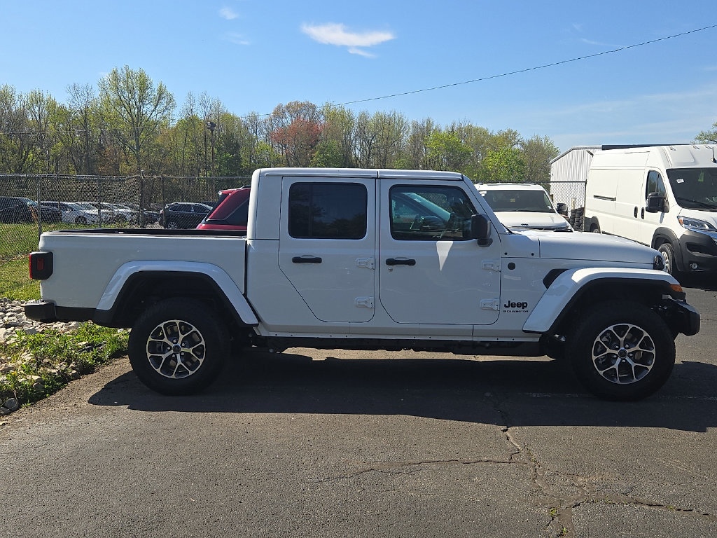 New 2026 Jeep Gladiator Sport AWD/4WD image 5