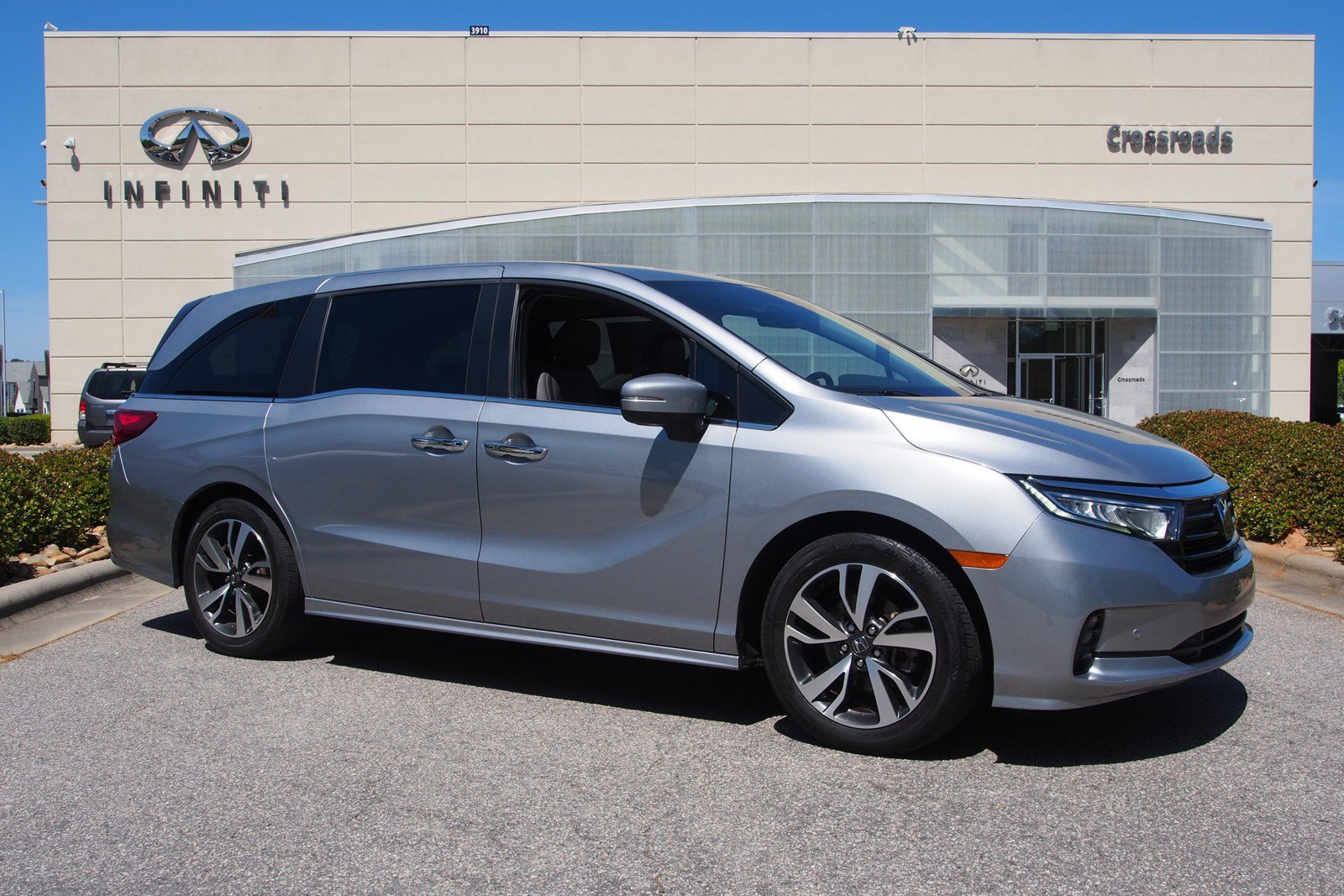 Used 2023 Honda Odyssey Touring image 1