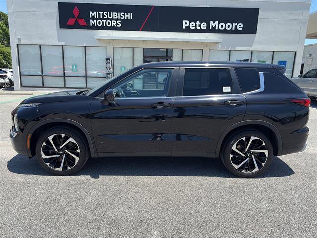 Used 2022 Mitsubishi Outlander SE AWD/4WD image 3
