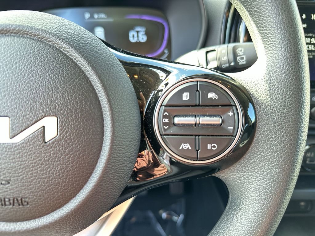 Used 2025 Kia Soul S image 30