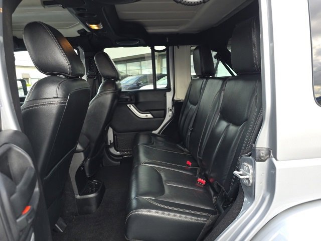 Used 2014 Jeep Wrangler Unlimited Sahara w/ Connectivity Group image 30