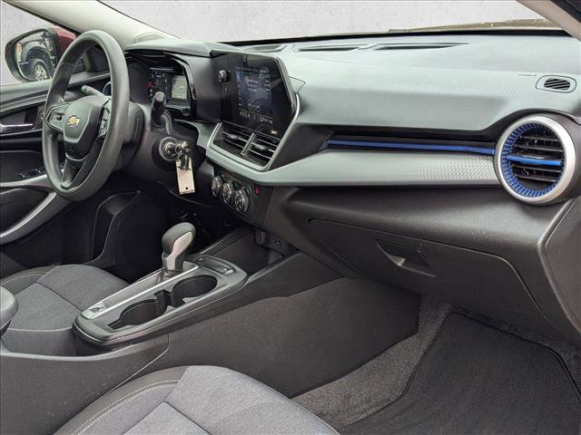 Used 2025 Chevrolet Trax LS w/ LS Convenience Package FWD image 18