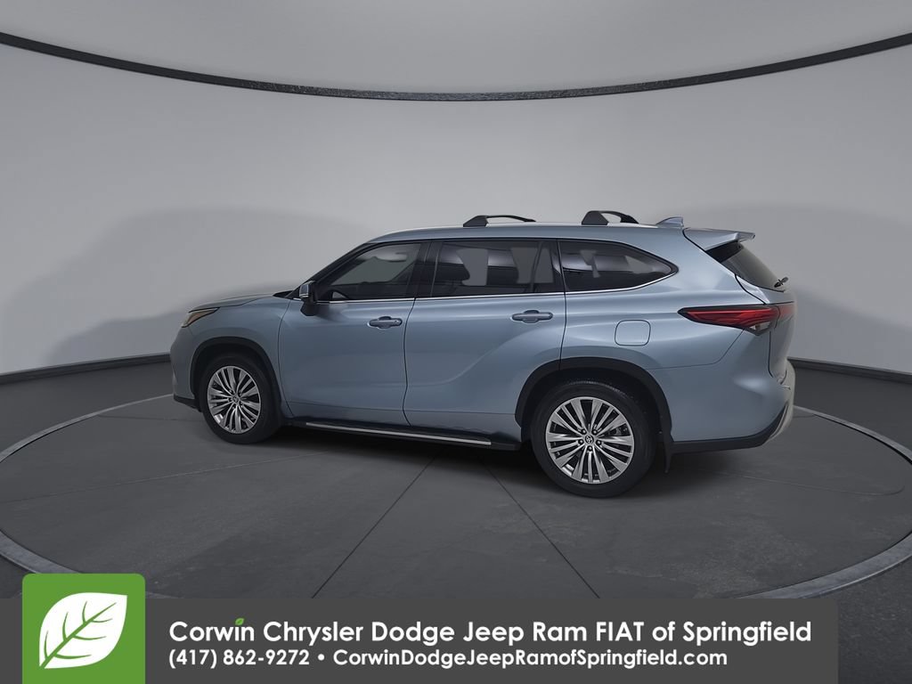 Used 2023 Toyota Highlander Platinum FWD image 10