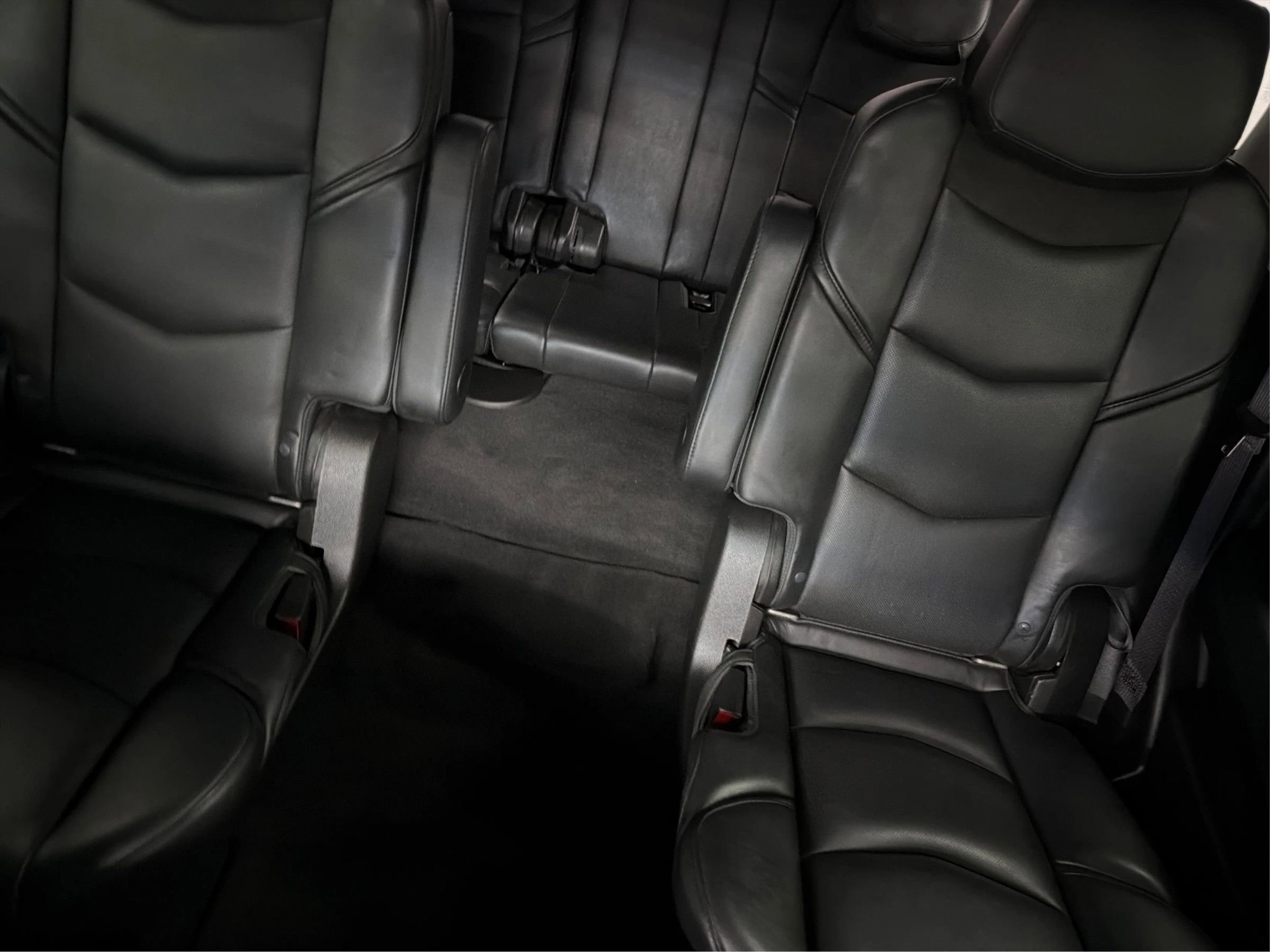 Used 2015 Cadillac Escalade Premium image 39