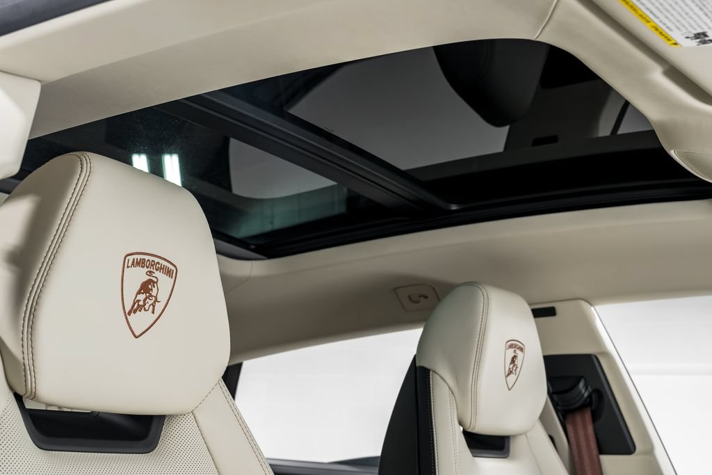 Used 2024 Lamborghini Urus S AWD/4WD image 42